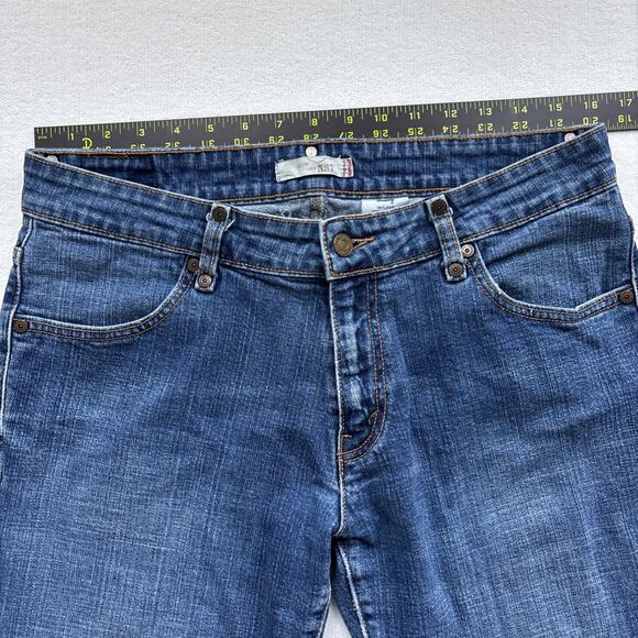 Levis Women Jeans Size 12 537 Low Flare Blue Medium Wash Denim (approx 32x28) - Picture 7 of 16